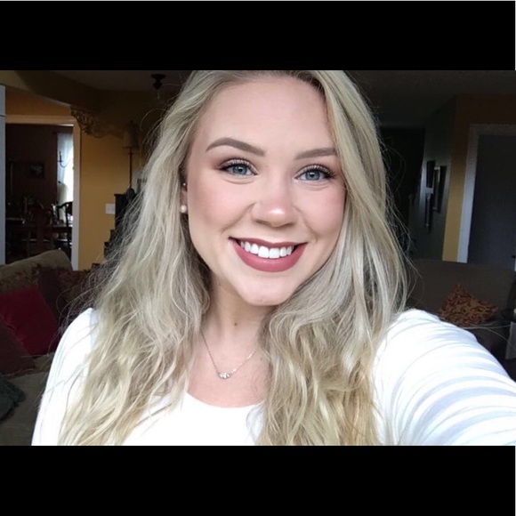 Meet your Posher, Alaina! - Picture 1 of 1